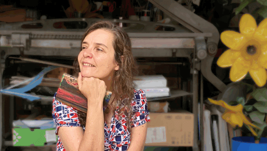 NA BIBLIOTECA | Conversa com a artista Monica Schoenacker